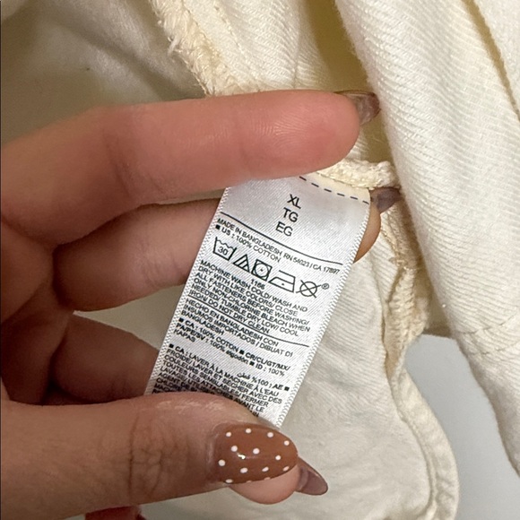 Old Navy Women's Utility Jacket in Cream - Picture 4 of 5